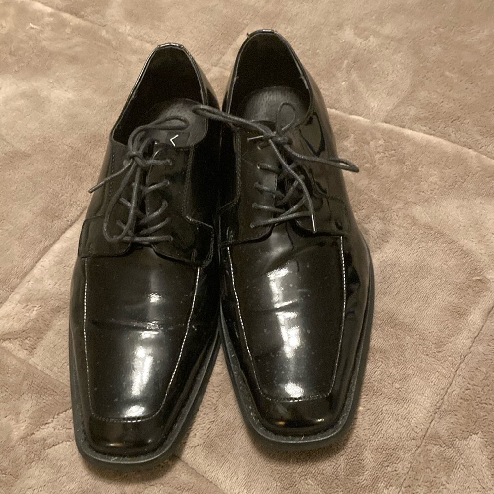 Men’s dress shoes